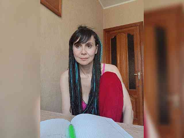 Hellenalonenochka webcam