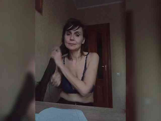 Hellenalonenochka webcam