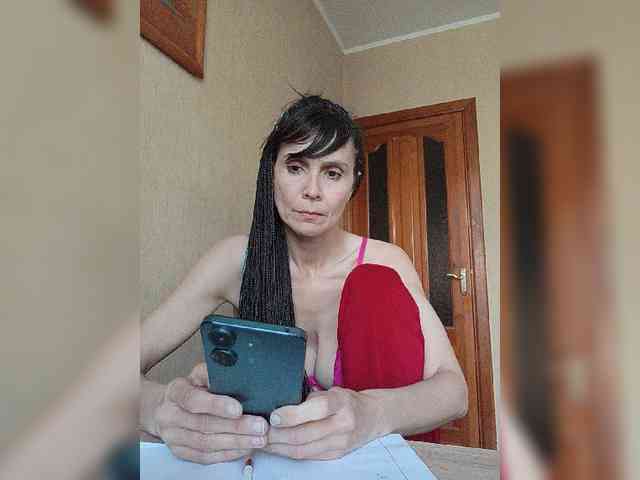 Hellenalonenochka webcam