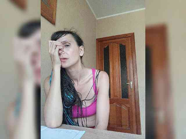 Hellenalonenochka webcam