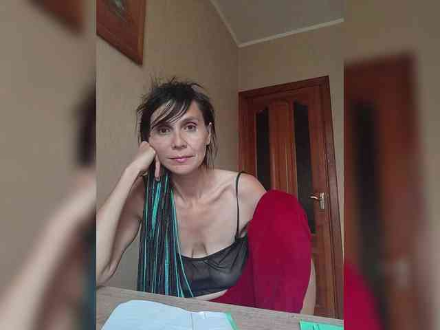 Hellenalonenochka webcam