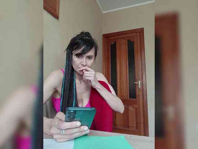 Hellenalonenochka webcam