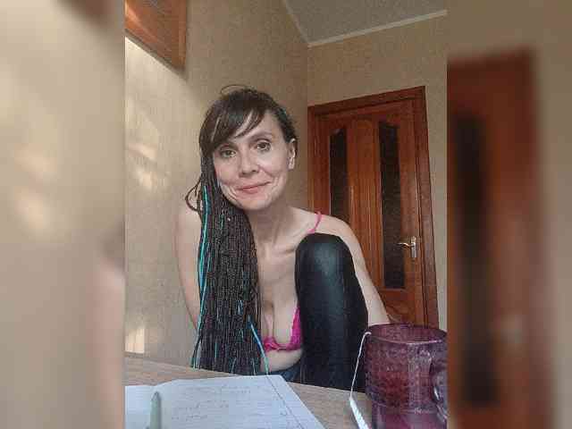 Hellenalonenochka webcam