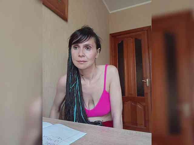 Hellenalonenochka webcam