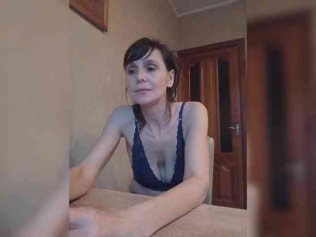 Hellenalonenochka webcam