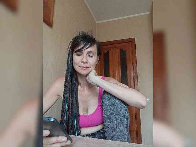 Hellenalonenochka webcam