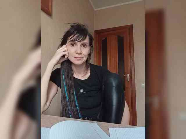 Hellenalonenochka webcam