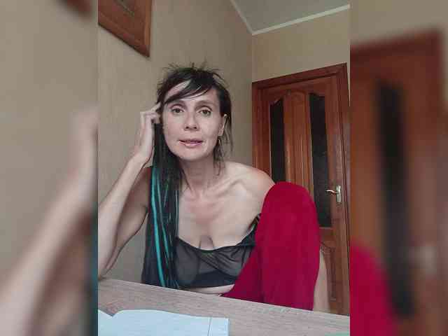 Hellenalonenochka webcam