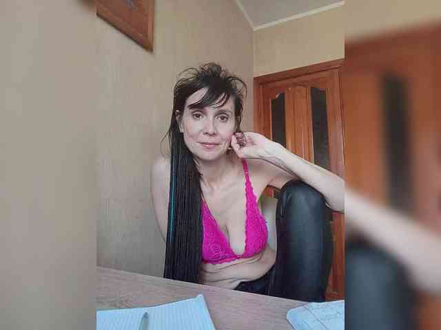 Hellenalonenochka webcam