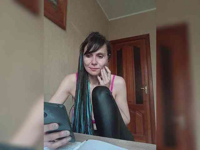 Hellenalonenochka webcam