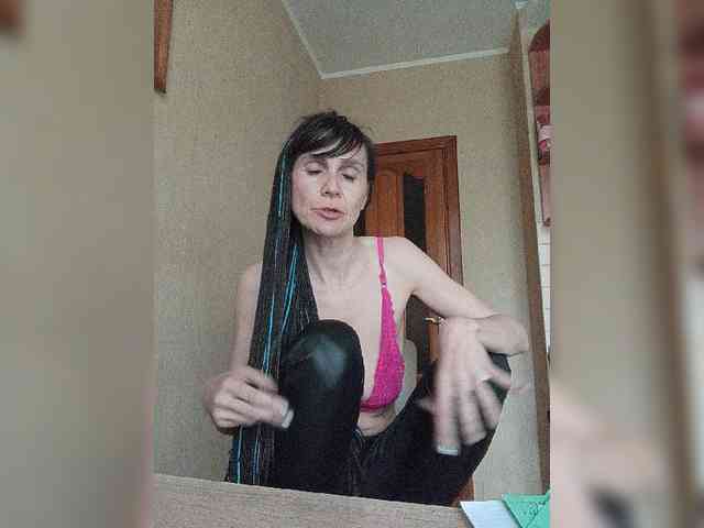 Hellenalonenochka webcam