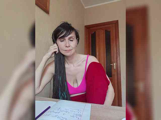 Hellenalonenochka webcam