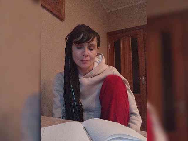 Hellenalonenochka webcam