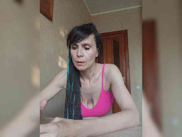 Hellenalonenochka webcam