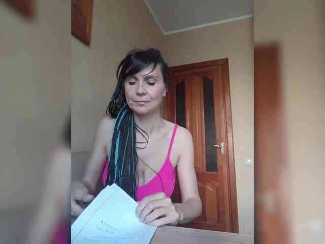 Hellenalonenochka webcam
