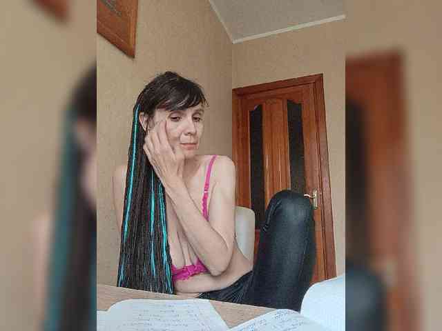 Hellenalonenochka webcam