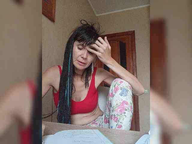Hellenalonenochka webcam