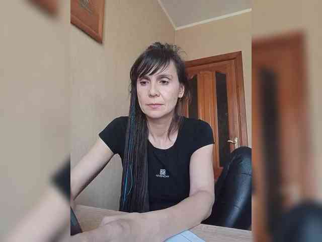 Hellenalonenochka webcam