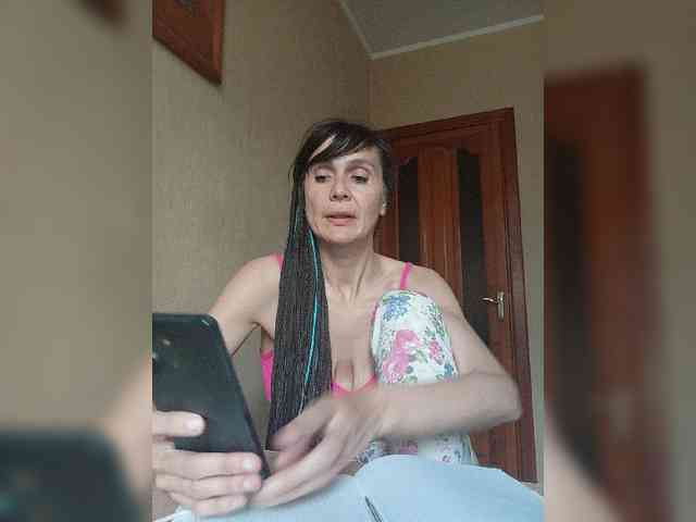 Hellenalonenochka webcam
