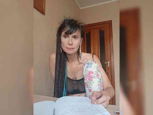 Hellenalonenochka webcam