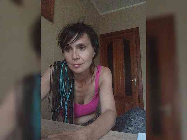 Hellenalonenochka webcam