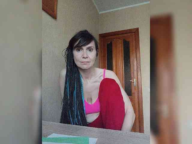 Hellenalonenochka webcam