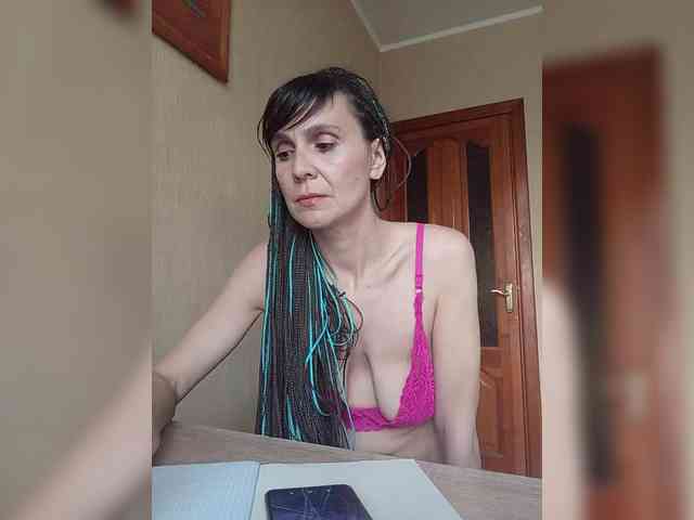Hellenalonenochka webcam