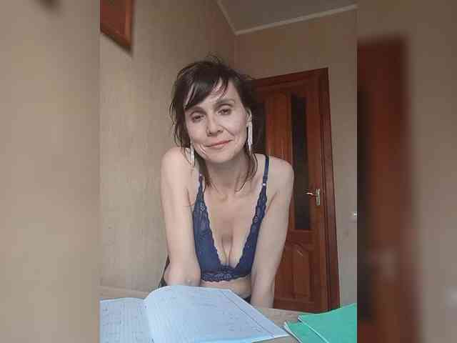 Hellenalonenochka webcam