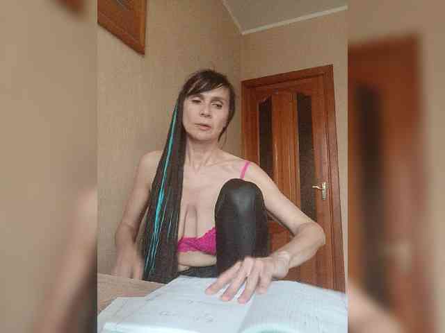 Hellenalonenochka webcam