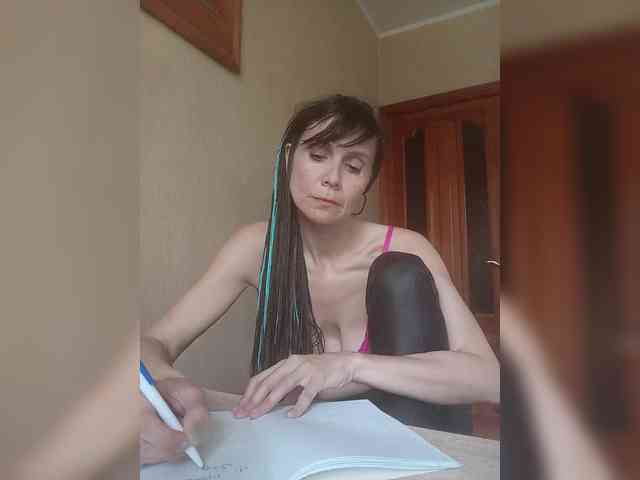 Hellenalonenochka webcam