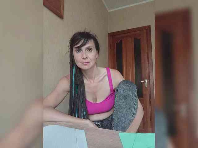 Hellenalonenochka webcam