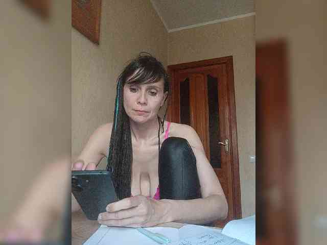 Hellenalonenochka webcam