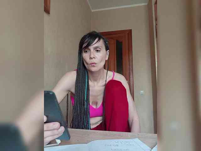 Hellenalonenochka webcam