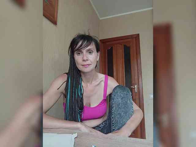 Hellenalonenochka webcam