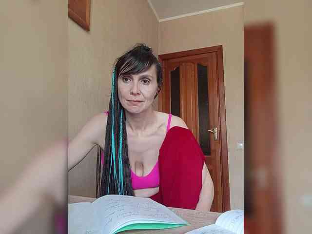 Hellenalonenochka webcam