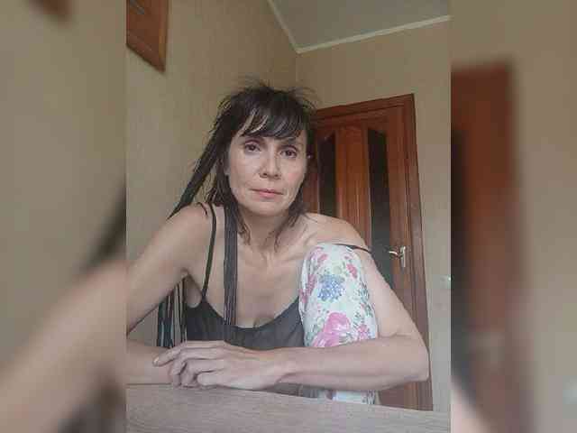 Hellenalonenochka webcam