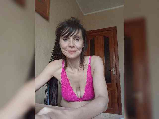 Hellenalonenochka webcam