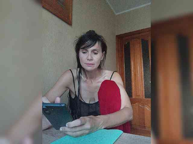 Hellenalonenochka webcam