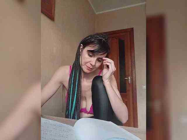 Hellenalonenochka webcam