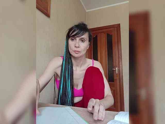 Hellenalonenochka webcam