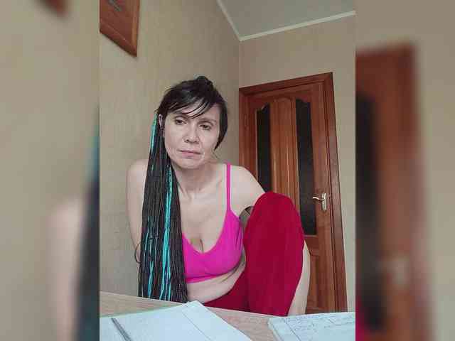 Hellenalonenochka webcam