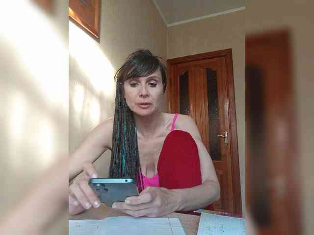 Hellenalonenochka webcam