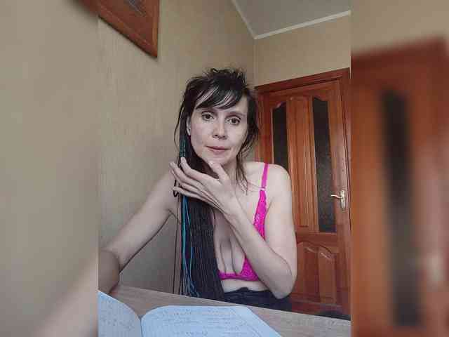 Hellenalonenochka webcam