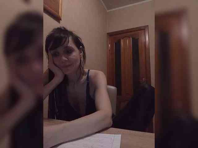 Hellenalonenochka webcam