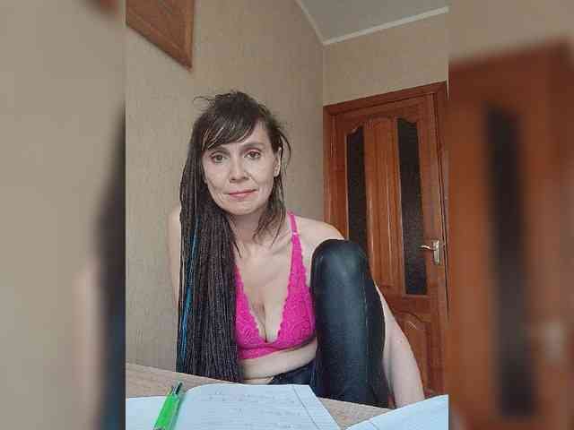 Hellenalonenochka webcam