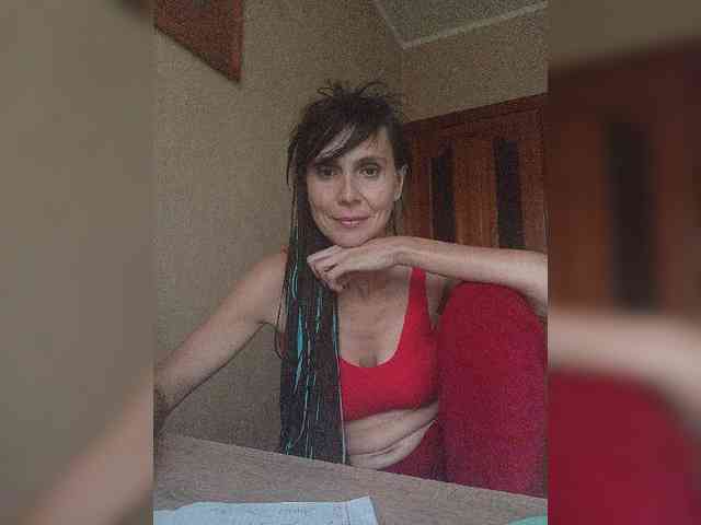 Hellenalonenochka webcam