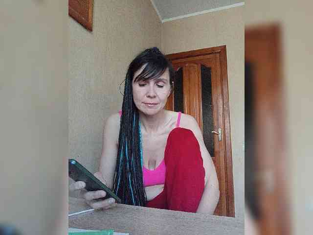Hellenalonenochka webcam