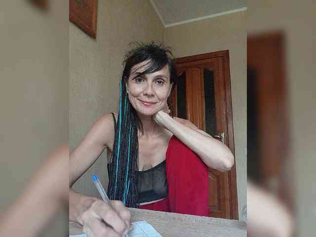 Hellenalonenochka webcam