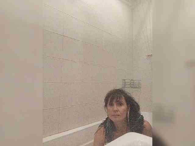 Hellenalonenochka webcam