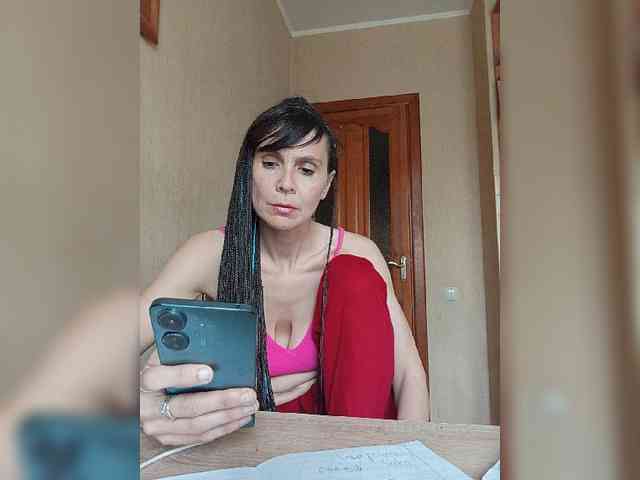 Hellenalonenochka webcam
